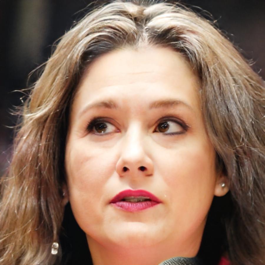 Portrait de Victoire Lemoine, analyste crédit